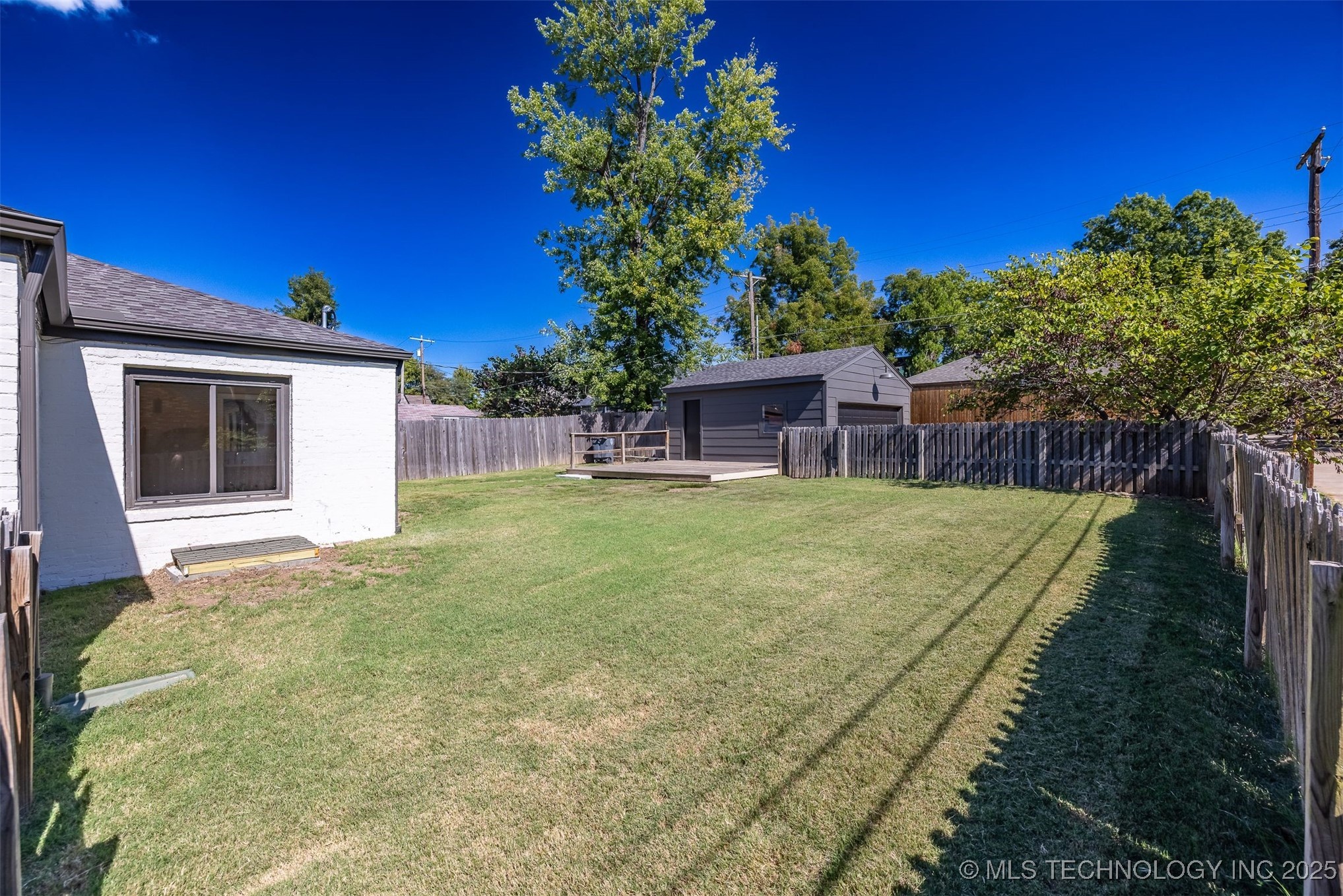 1547 S Columbia Avenue