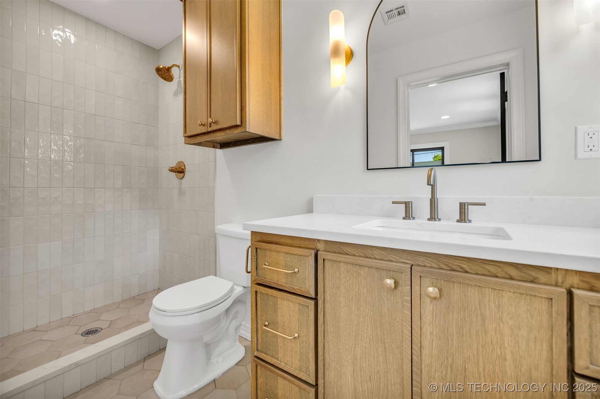 1547 S Columbia Avenue