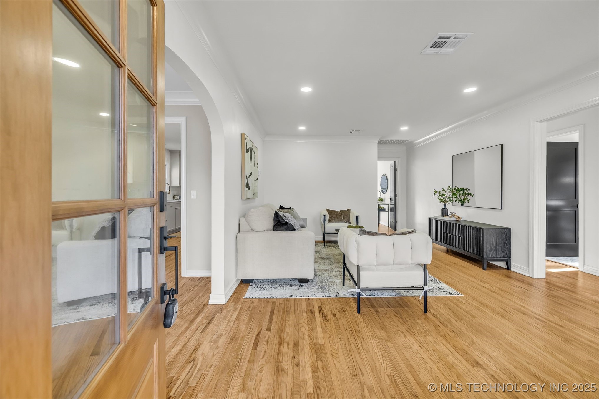 1547 S Columbia Avenue