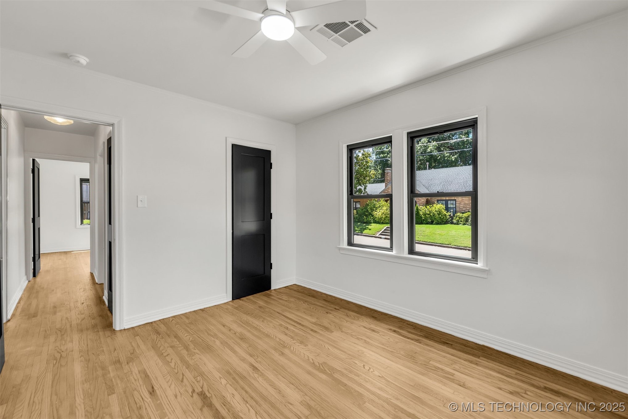 1547 S Columbia Avenue