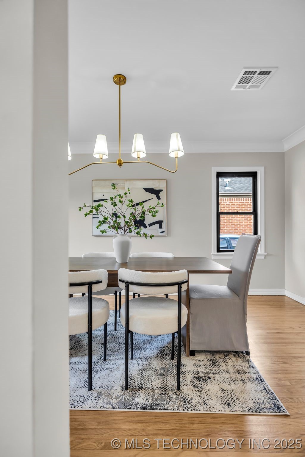 1547 S Columbia Avenue