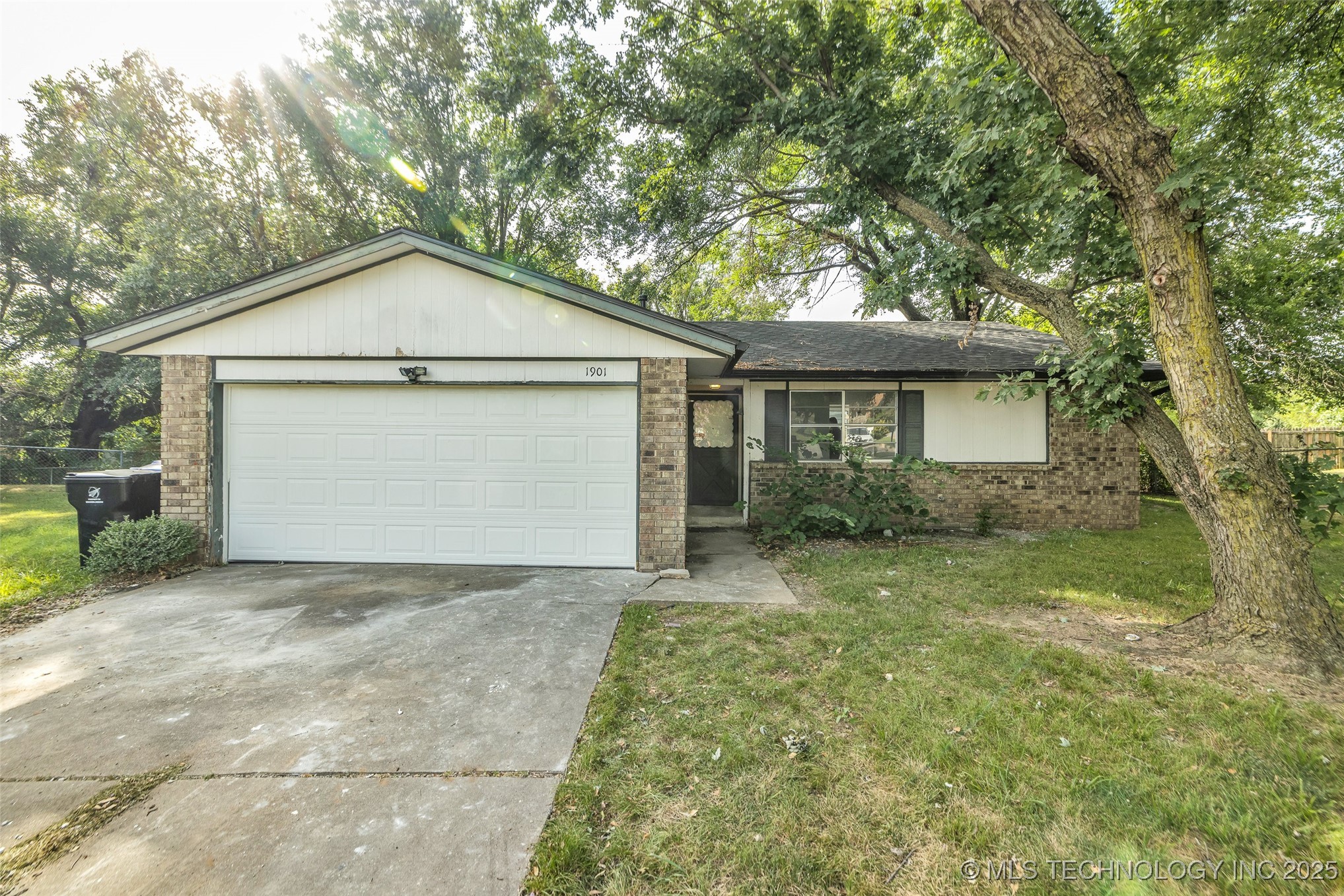 1901 W Vandalia Street