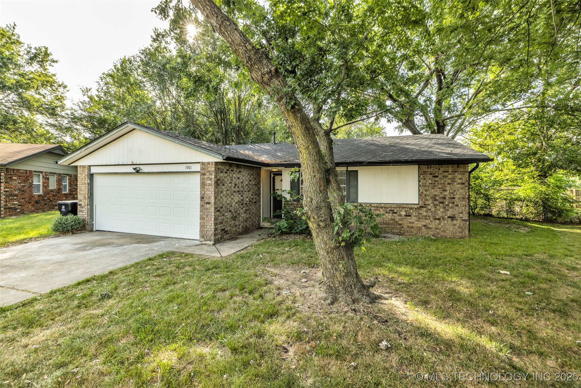 1901 W Vandalia Street