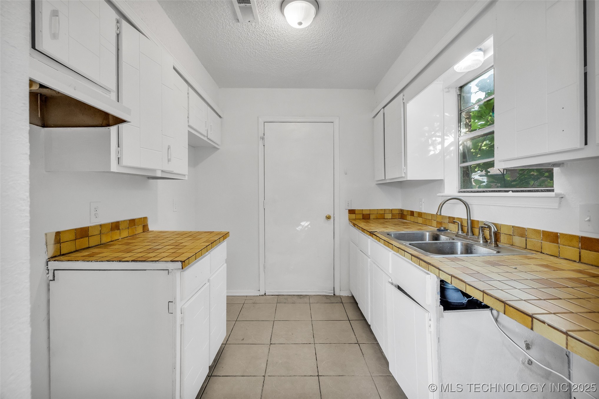 1901 W Vandalia Street