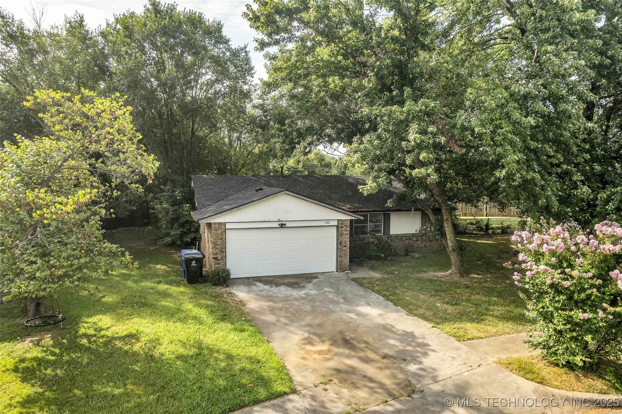 1901 W Vandalia Street