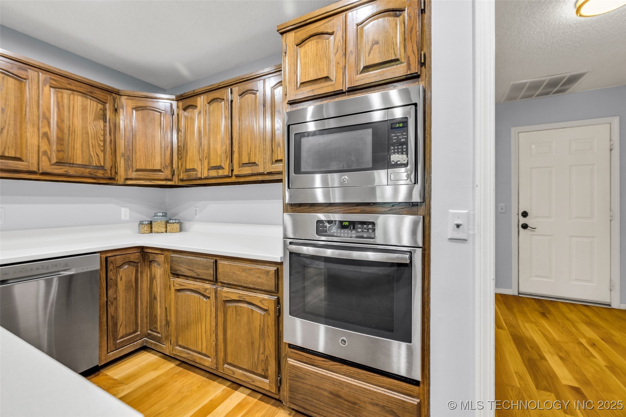 7416 109th East Avenue