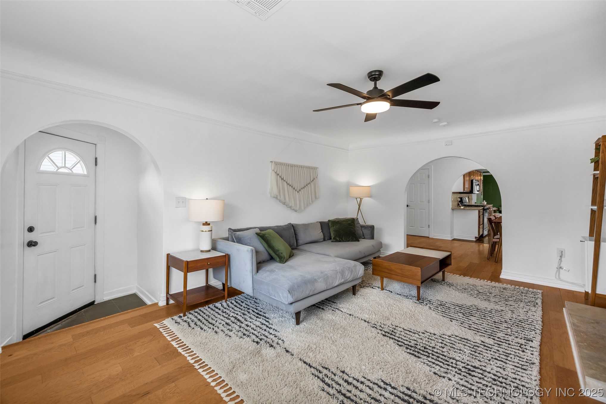 116 S Jamestown Avenue