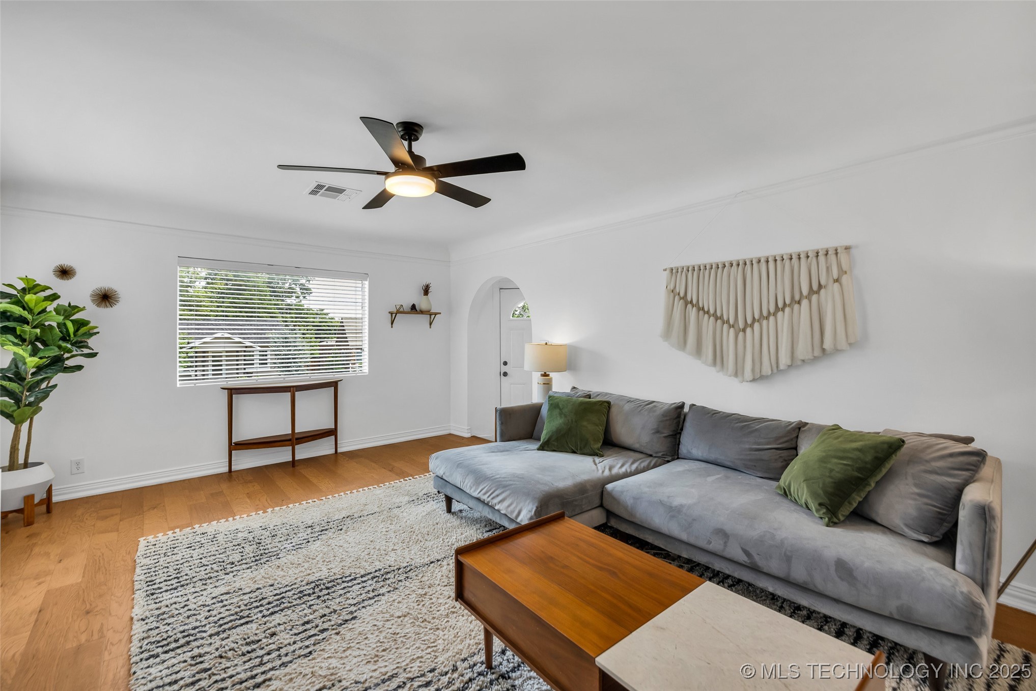 116 S Jamestown Avenue