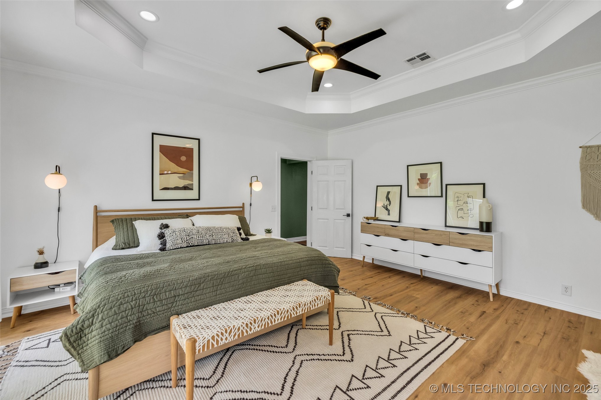 116 S Jamestown Avenue