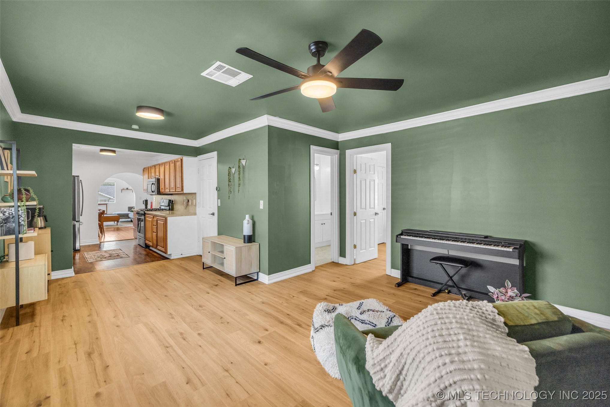 116 S Jamestown Avenue