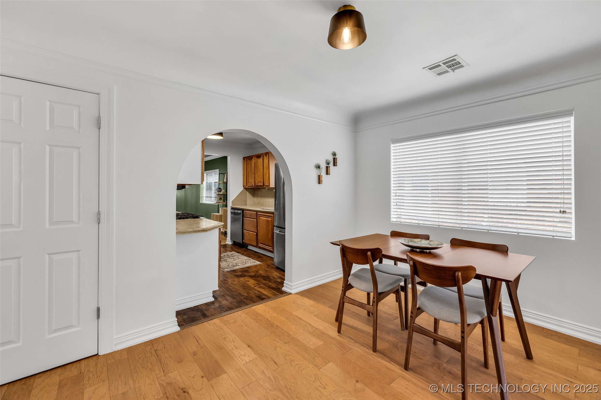 116 S Jamestown Avenue