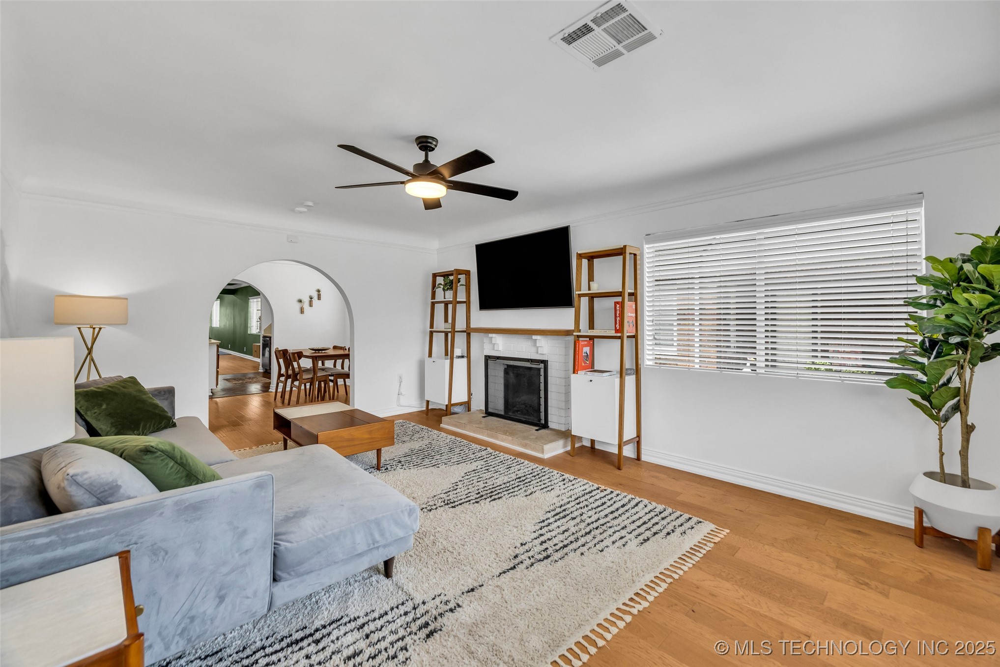 116 S Jamestown Avenue