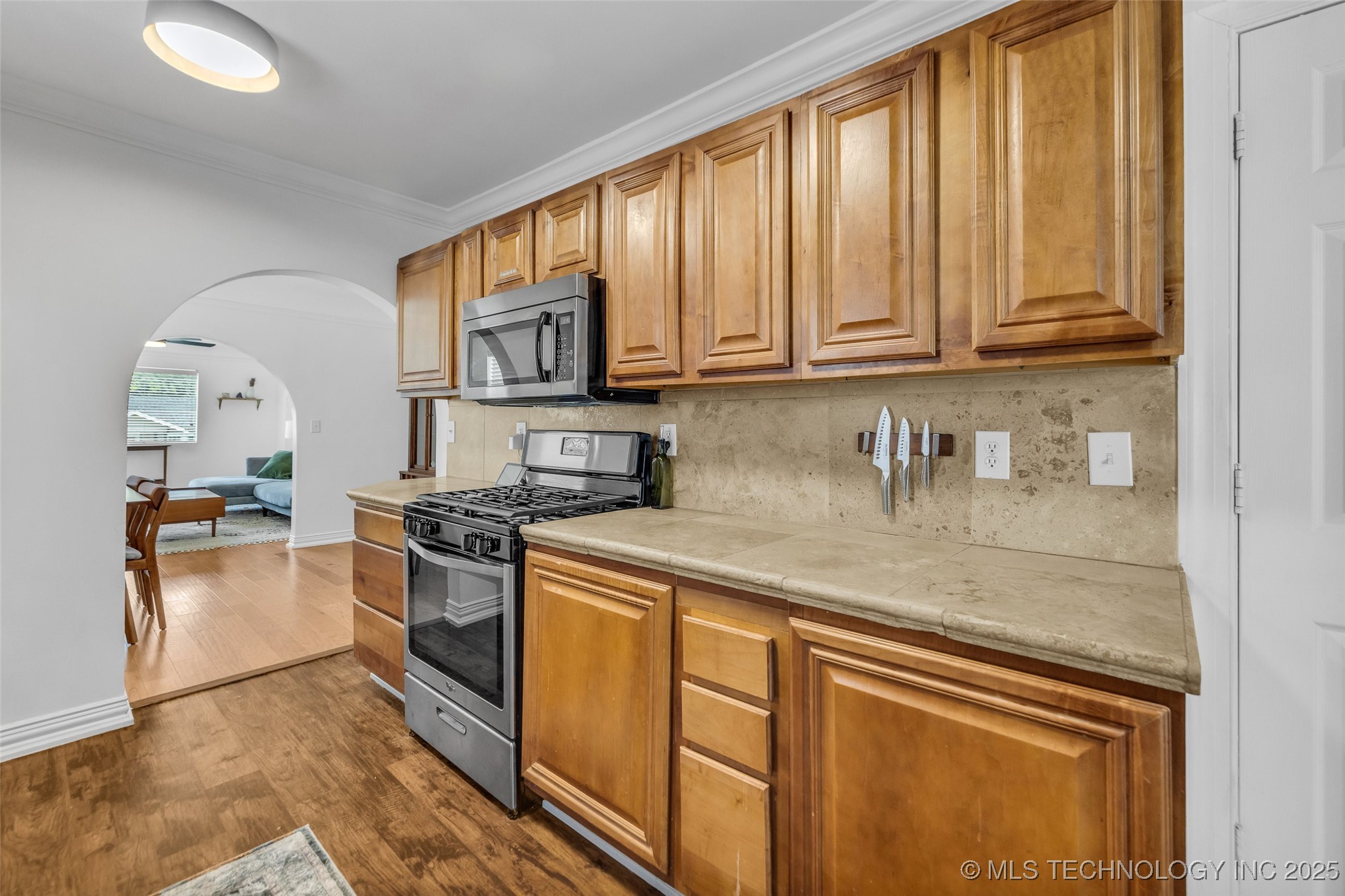 116 S Jamestown Avenue