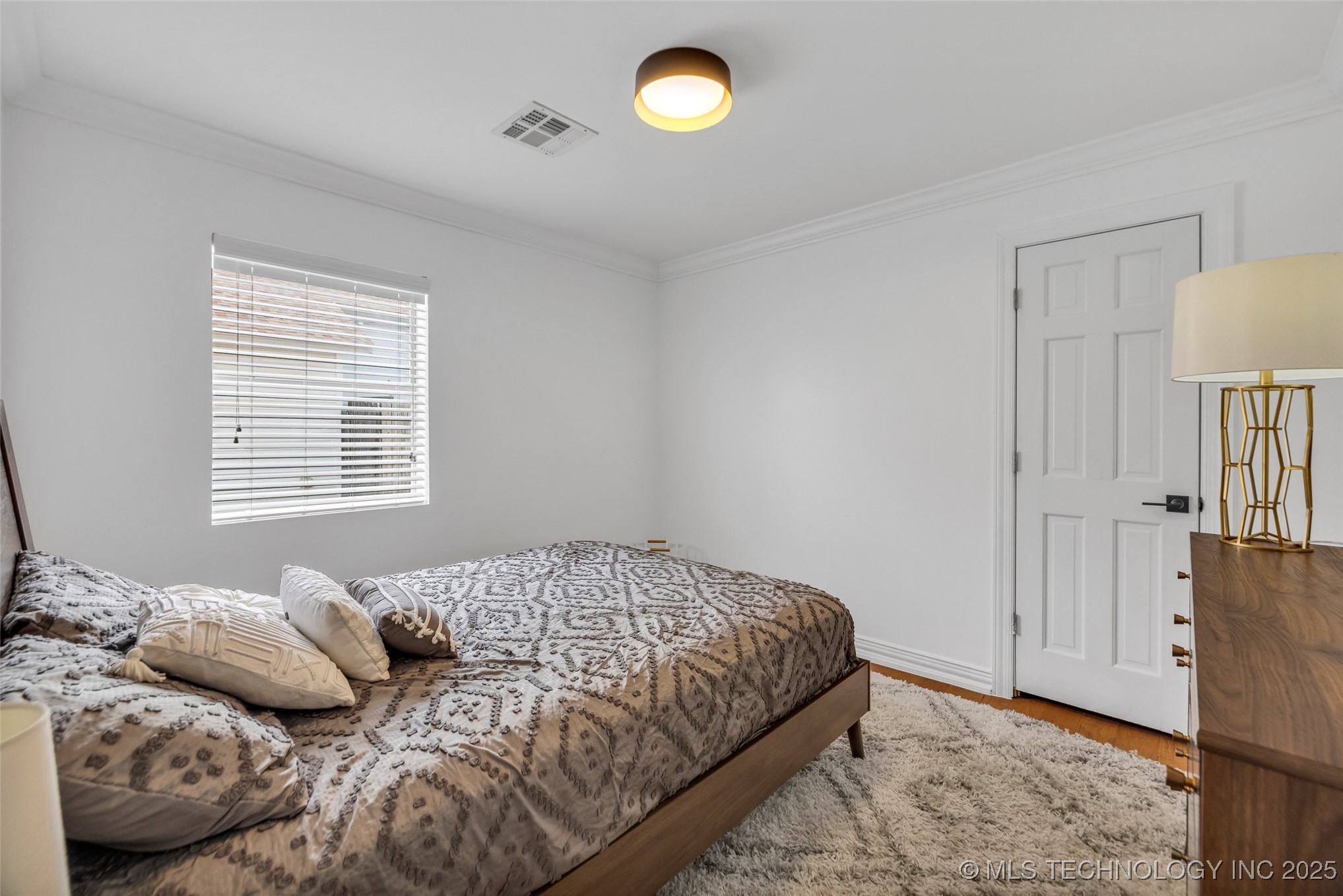 116 S Jamestown Avenue