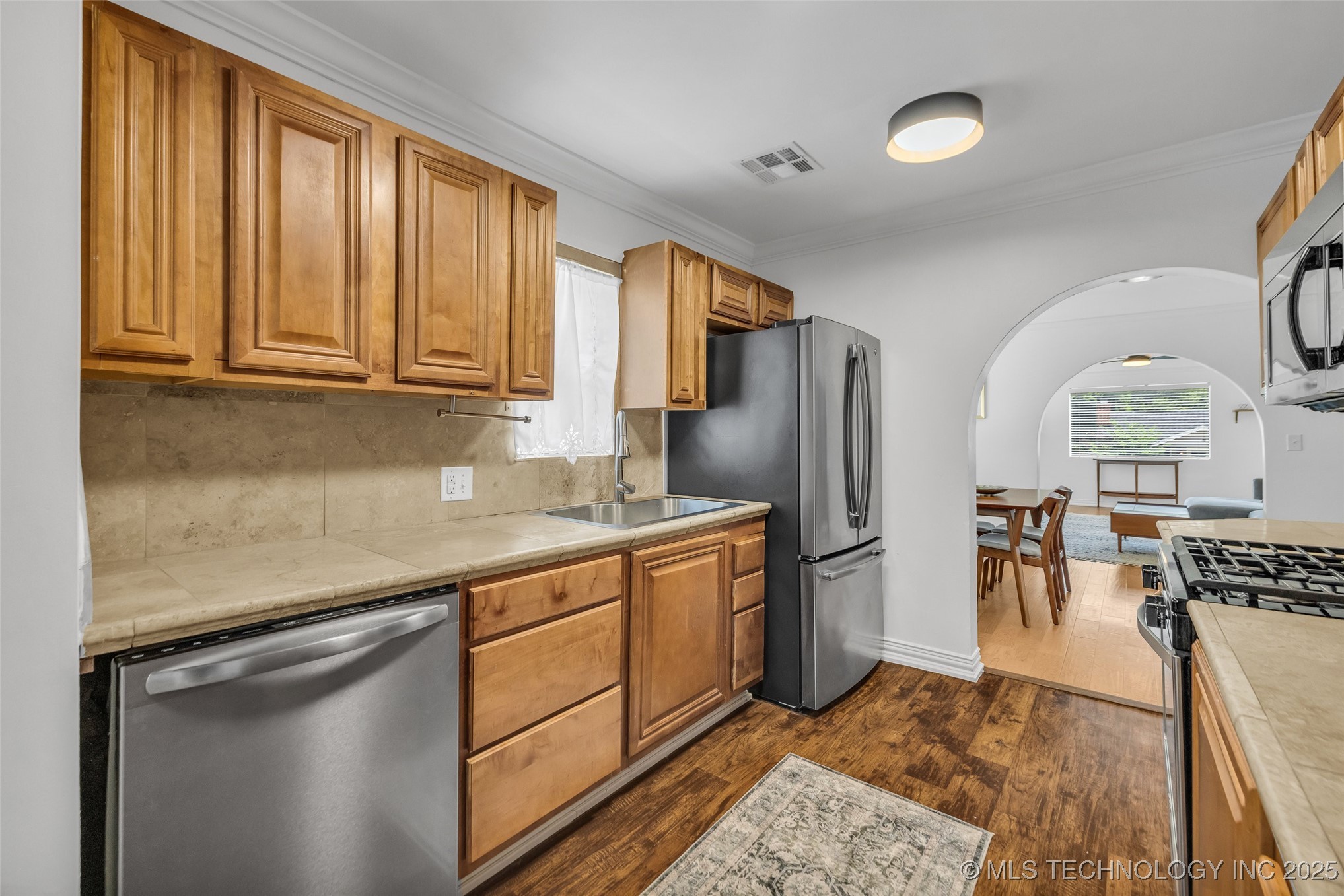 116 S Jamestown Avenue