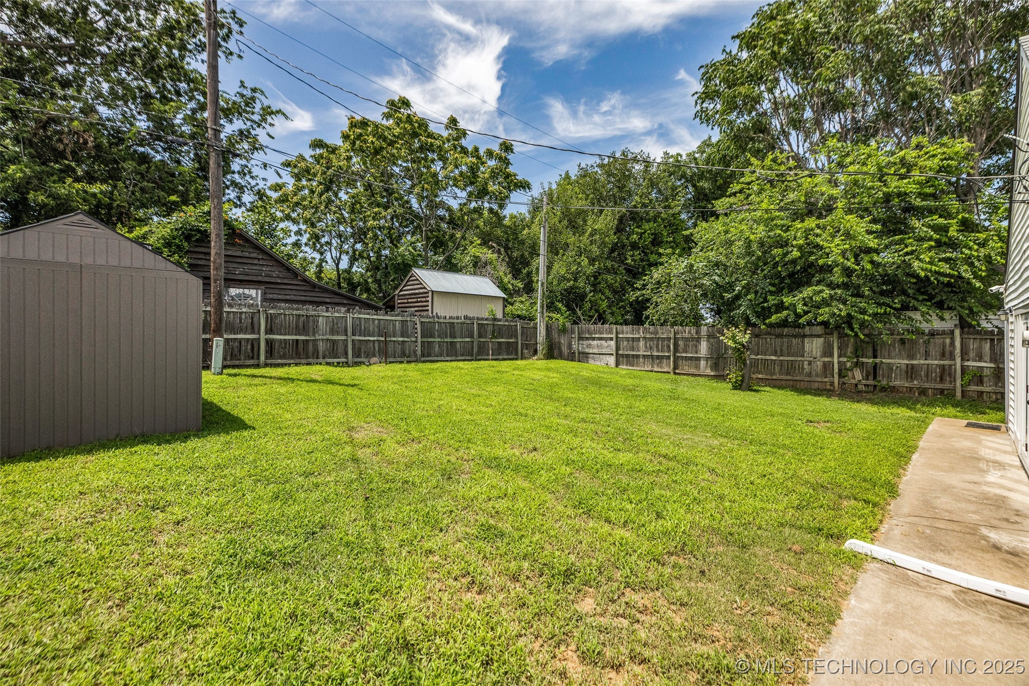 116 S Jamestown Avenue