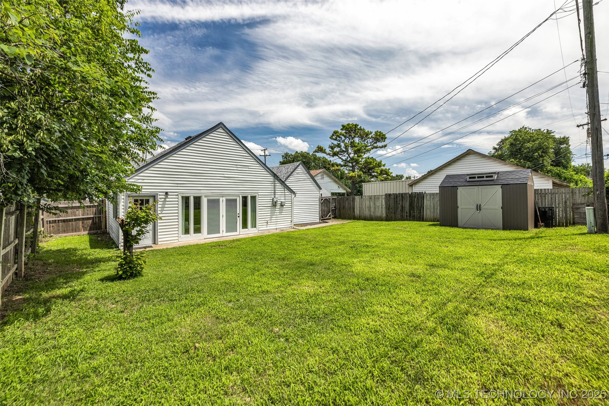 116 S Jamestown Avenue