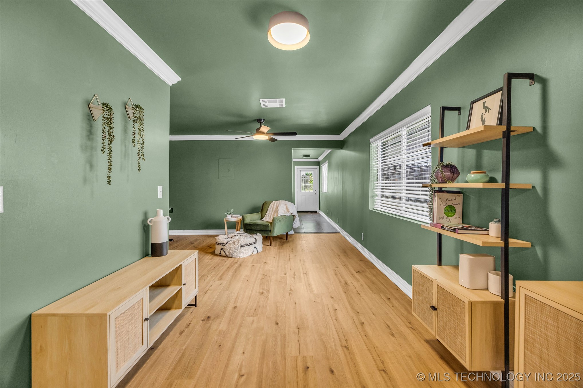 116 S Jamestown Avenue