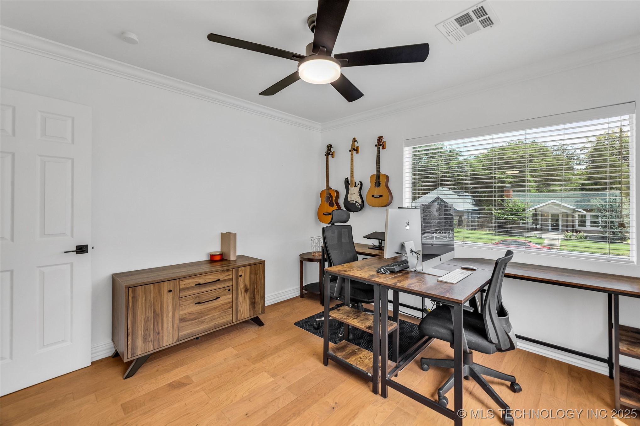 116 S Jamestown Avenue