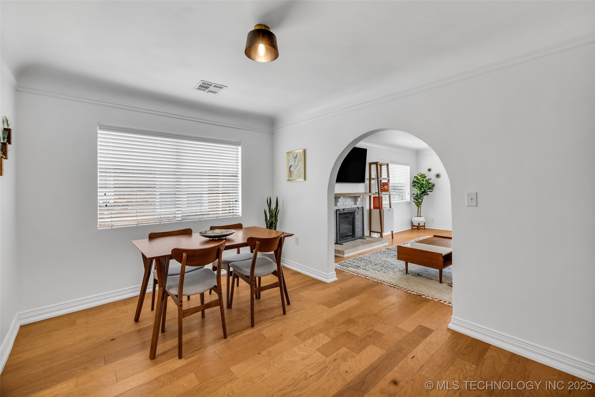 116 S Jamestown Avenue