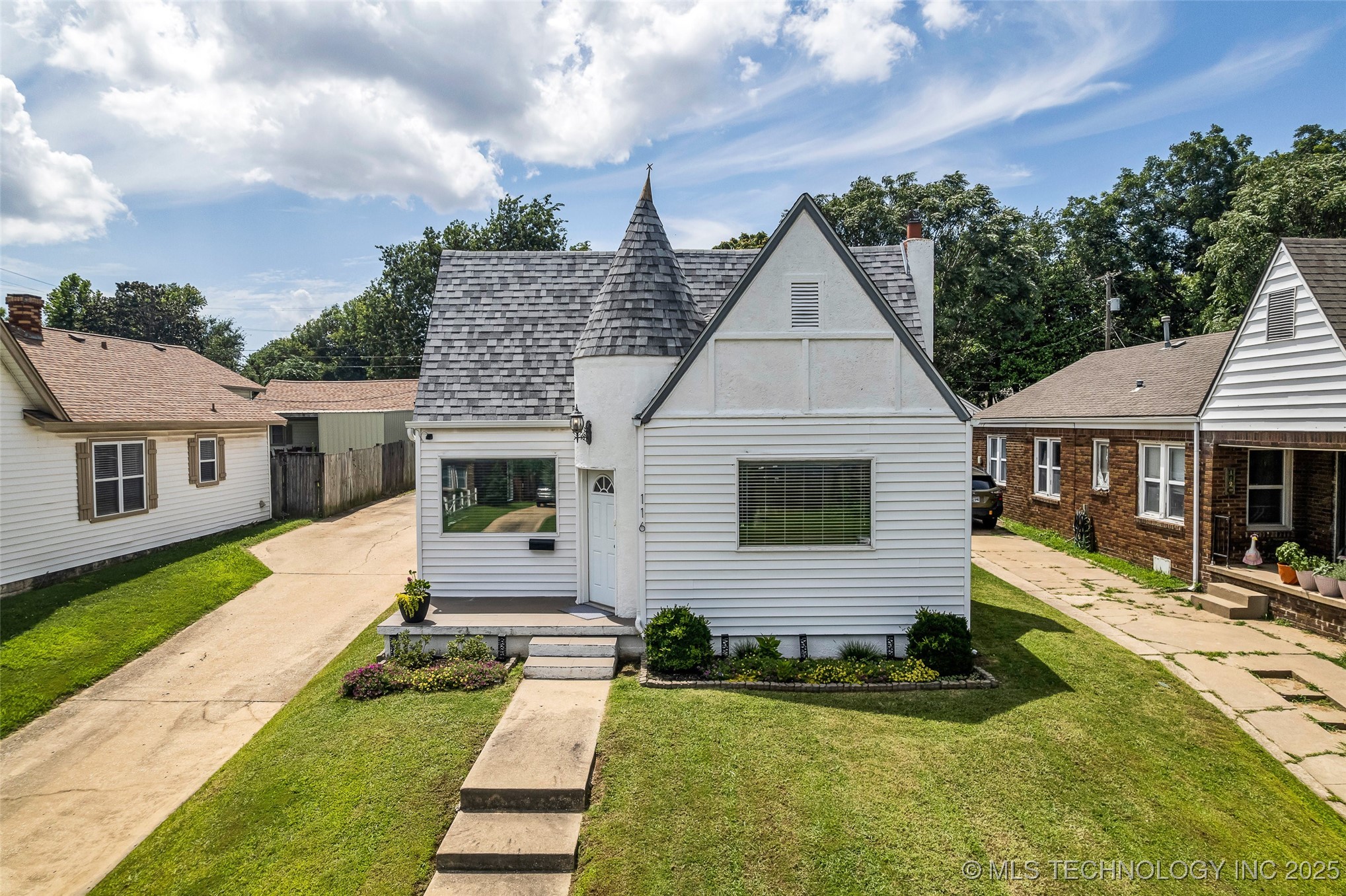 116 S Jamestown Avenue