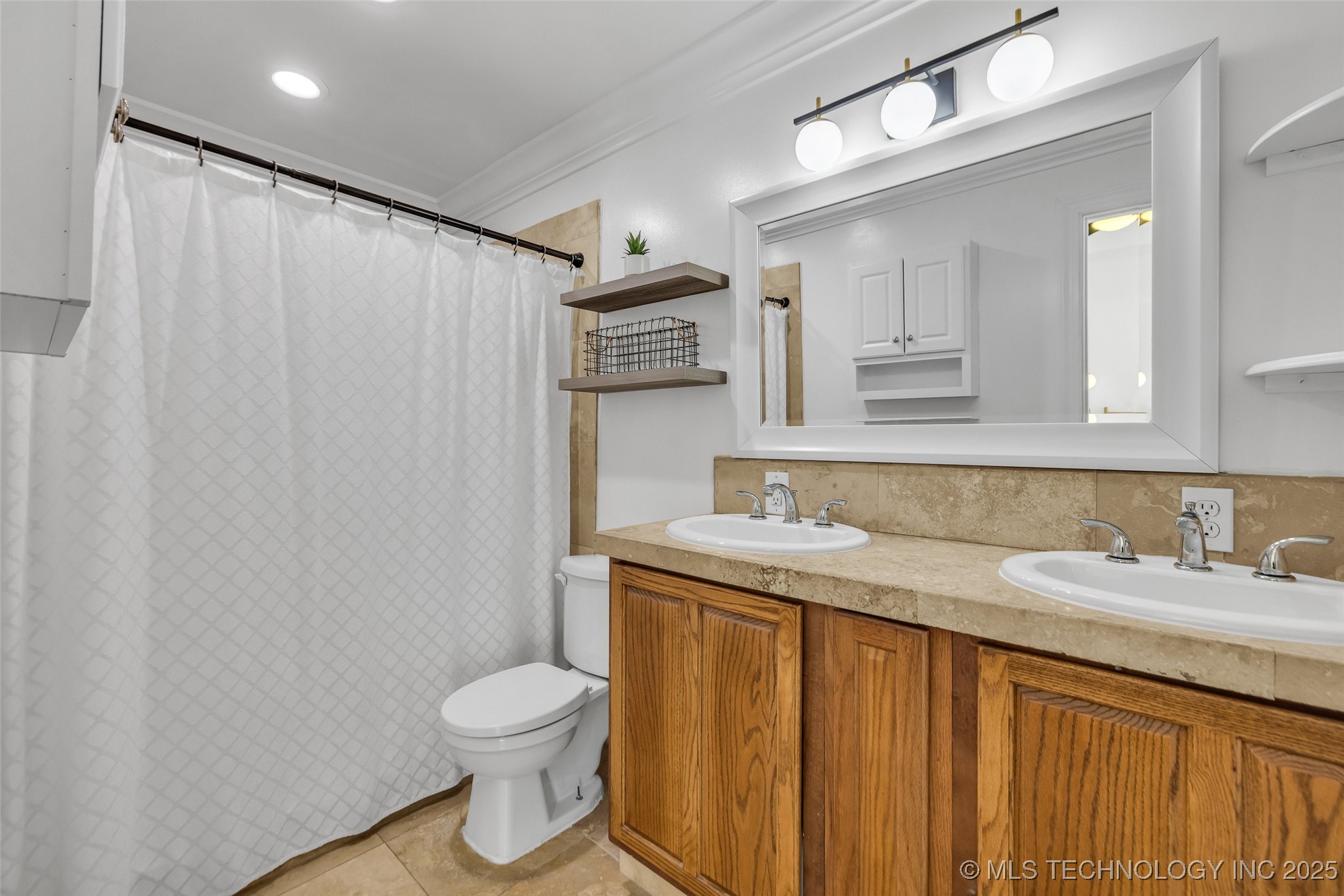 116 S Jamestown Avenue