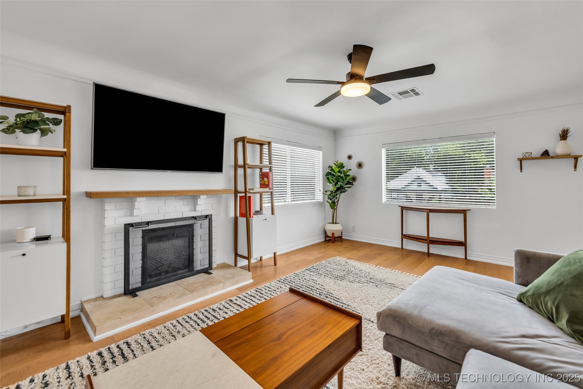 116 S Jamestown Avenue