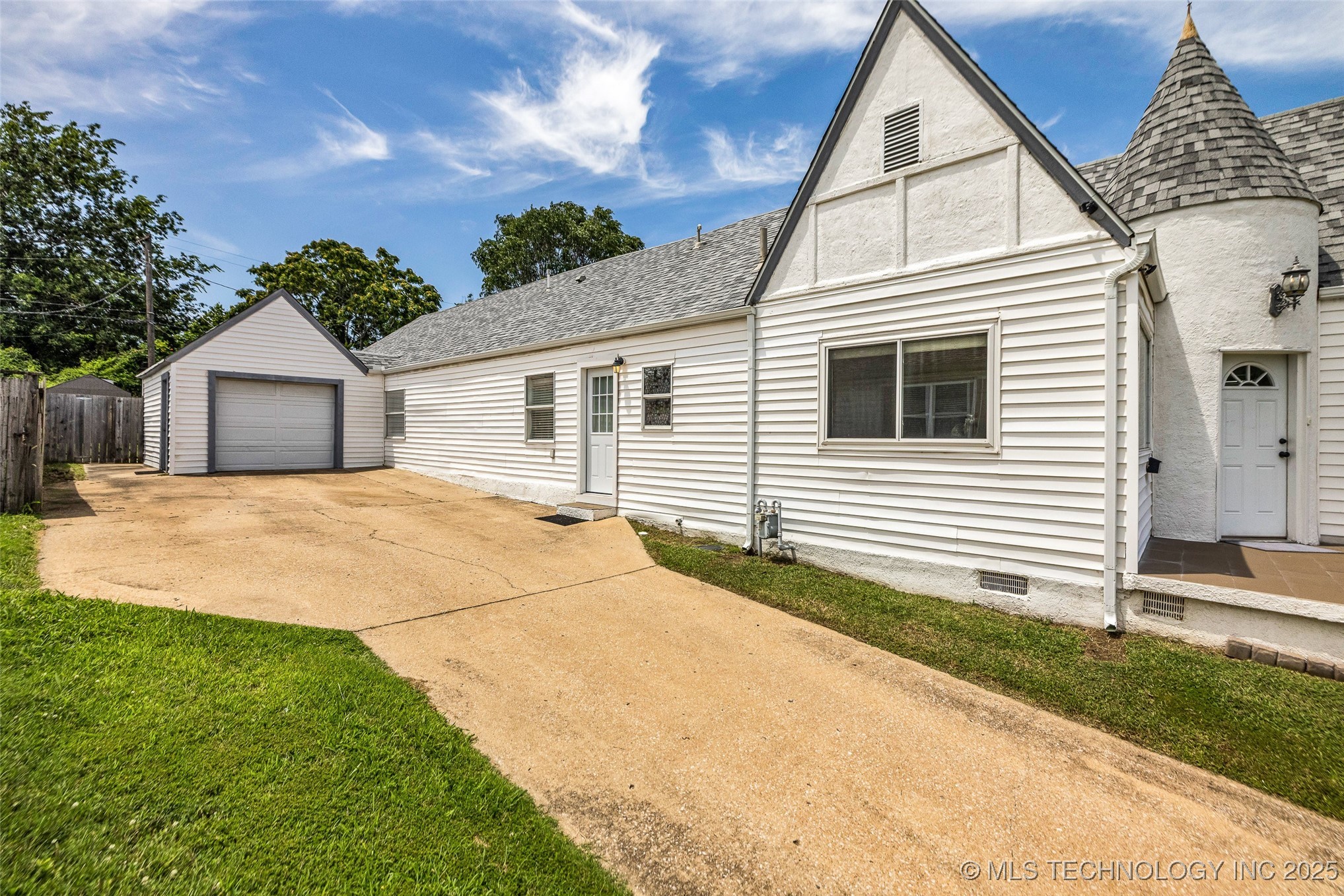 116 S Jamestown Avenue