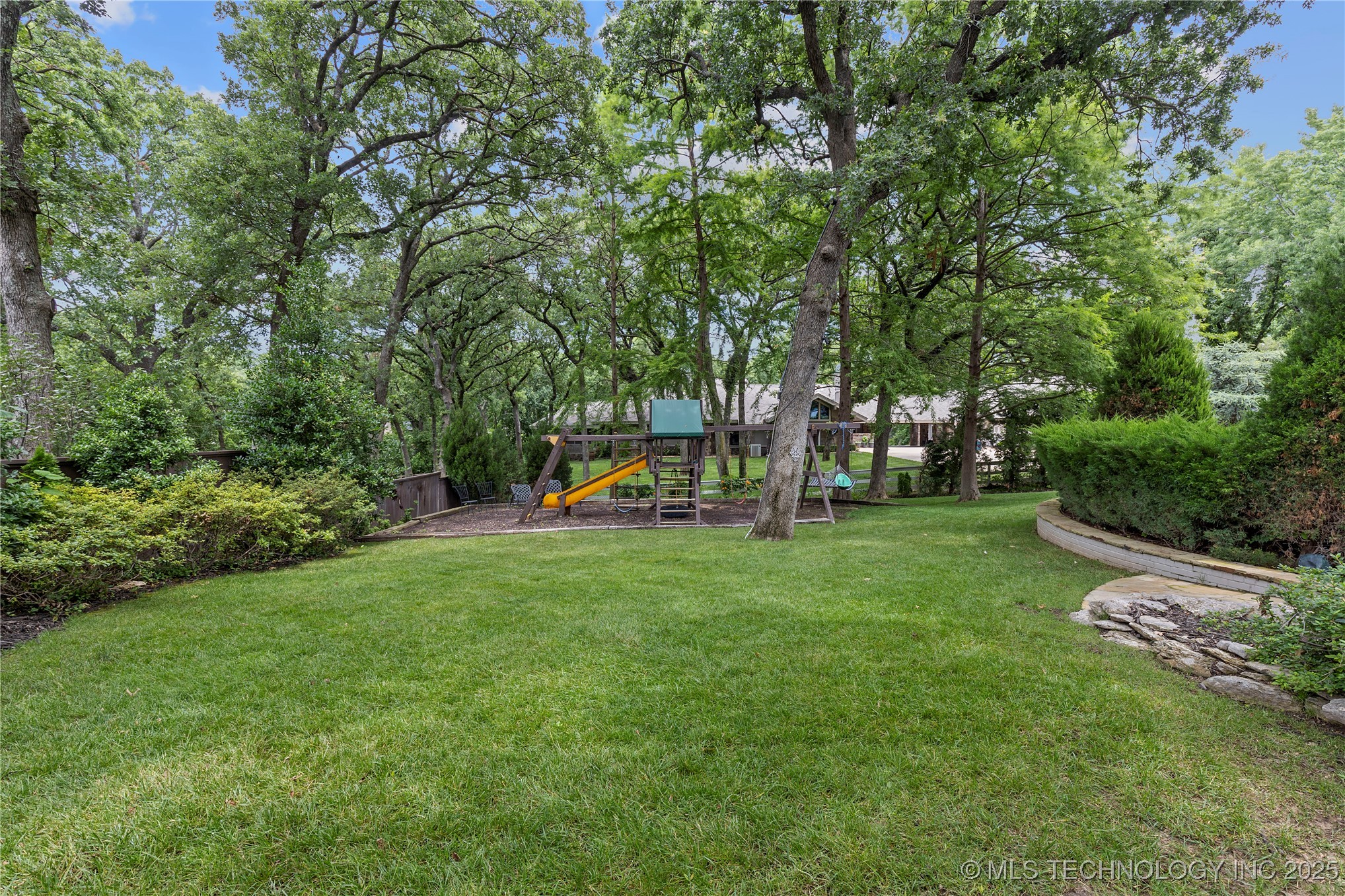 5325 E 115th Place