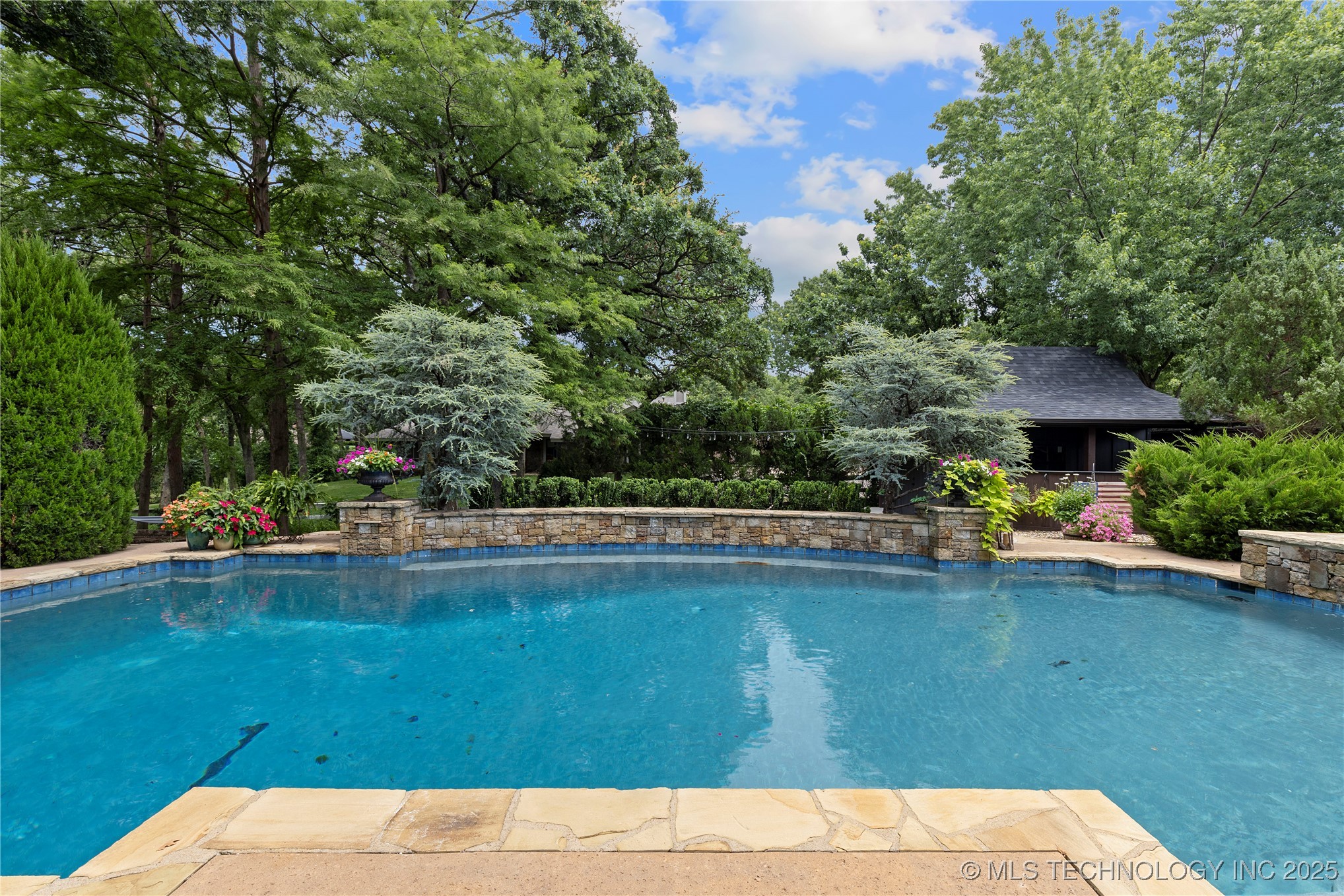 5325 E 115th Place