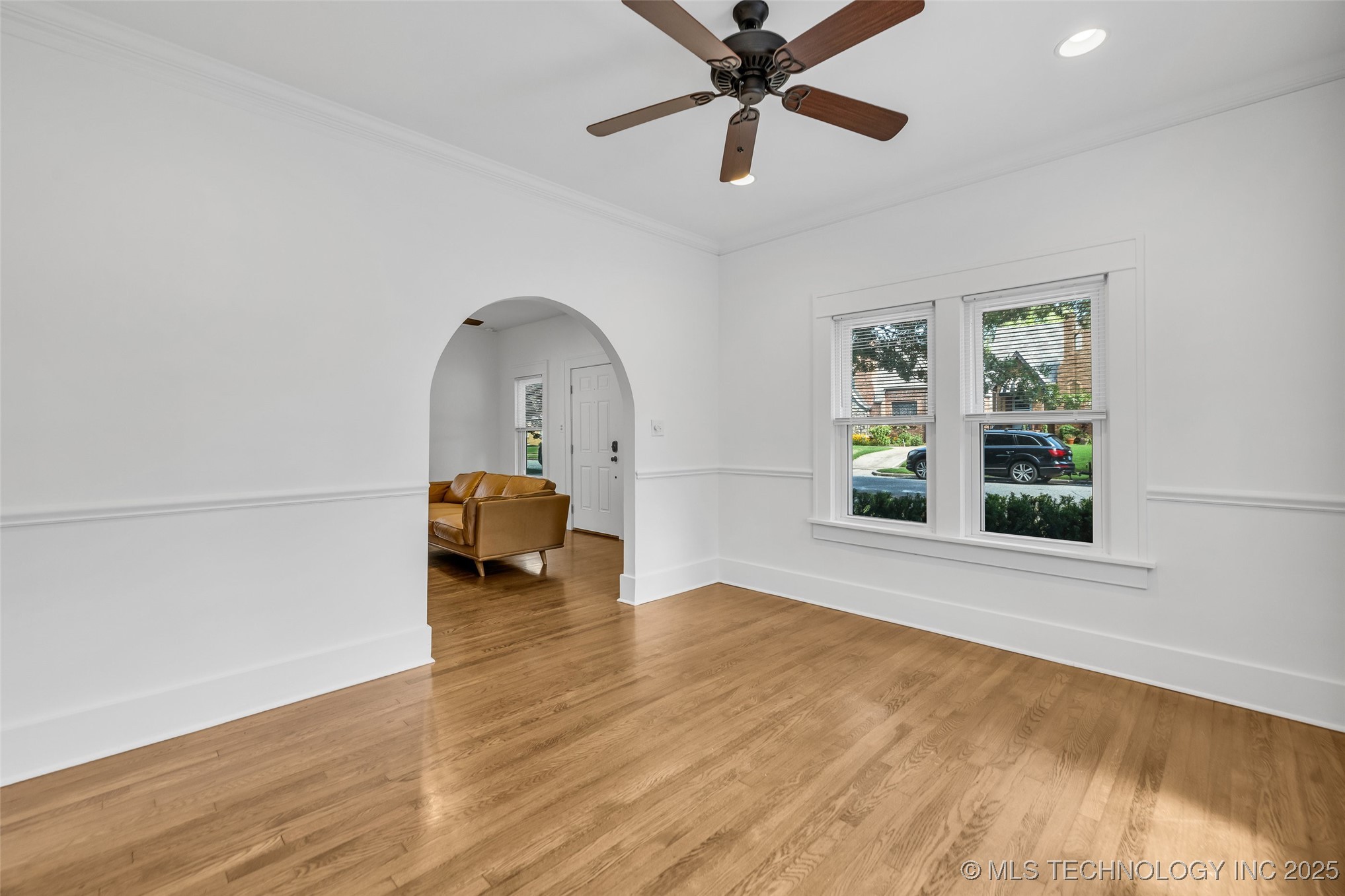 2734 E 14th Place
