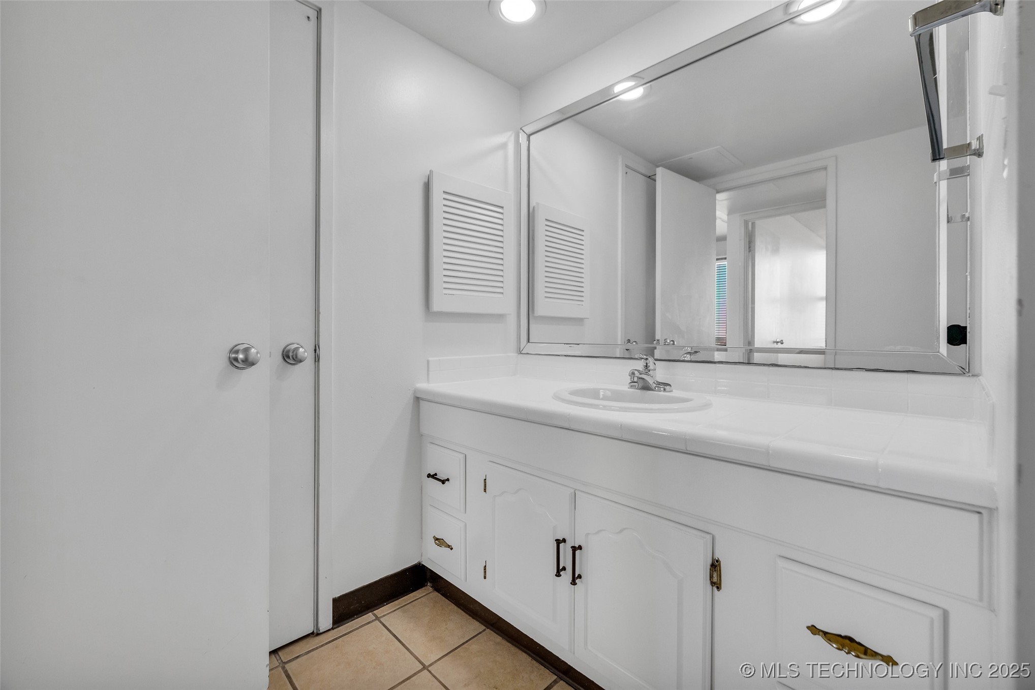 410 W 7th Street 1122