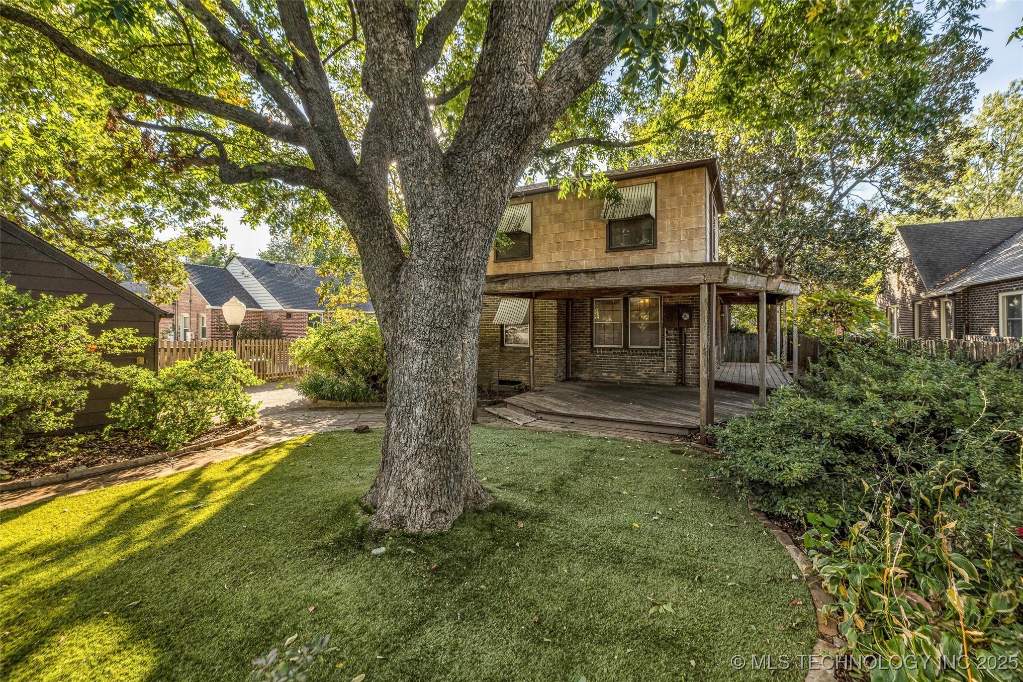 1613 Delaware Avenue