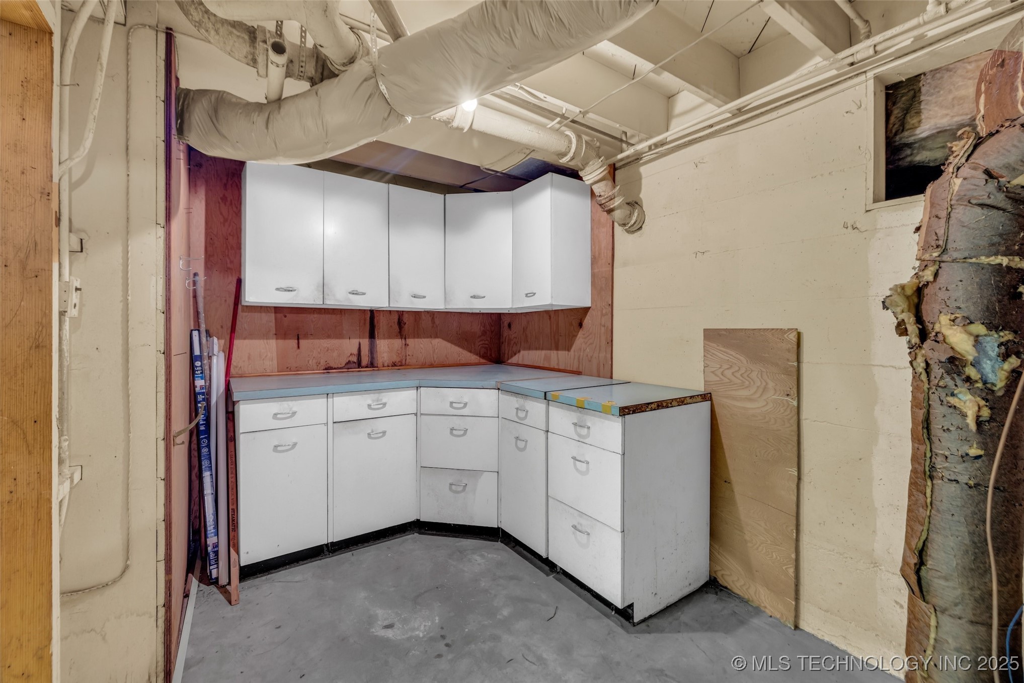 1613 Delaware Avenue