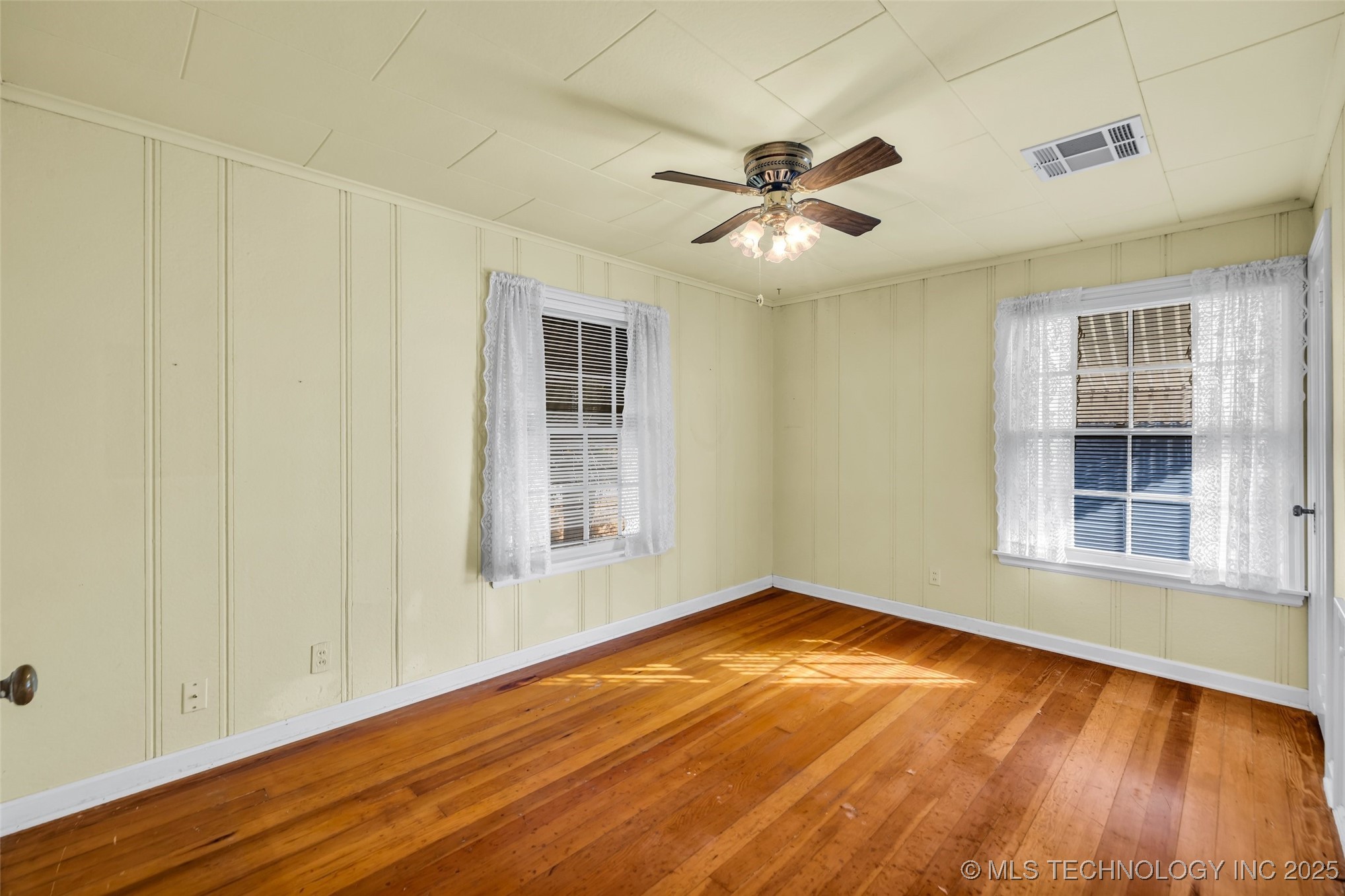 1613 Delaware Avenue