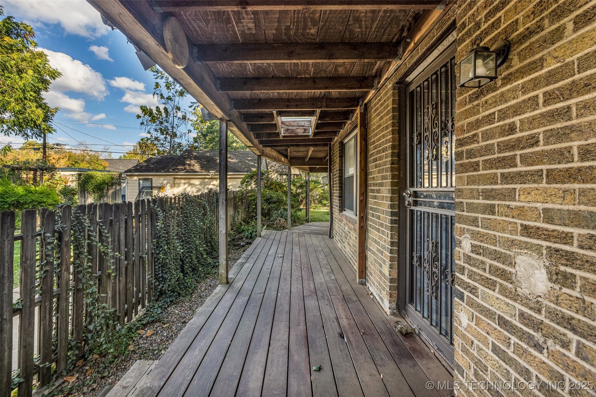 1613 Delaware Avenue