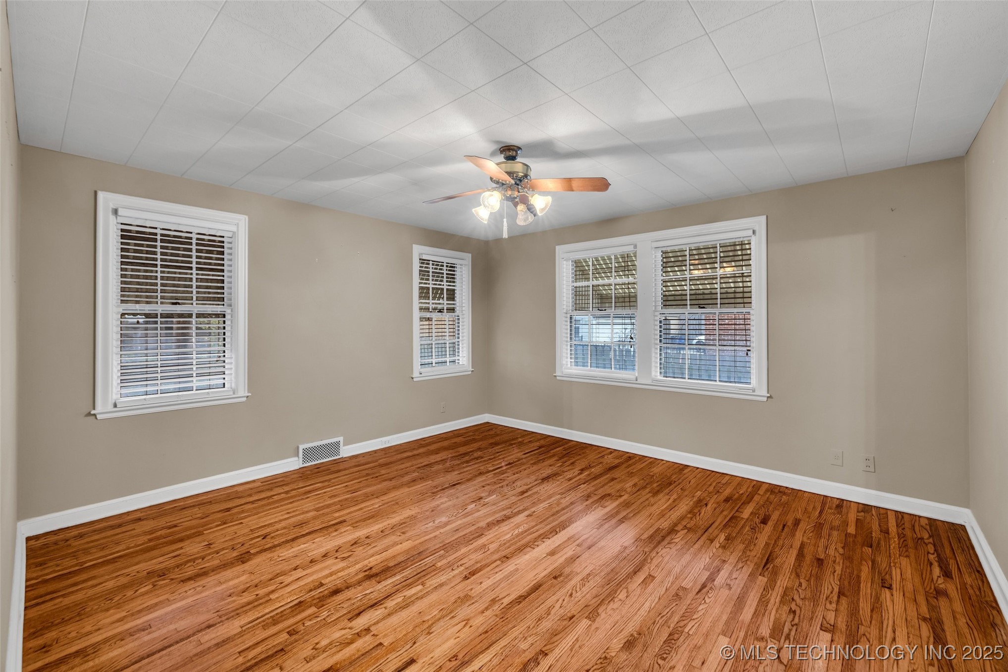 1613 Delaware Avenue