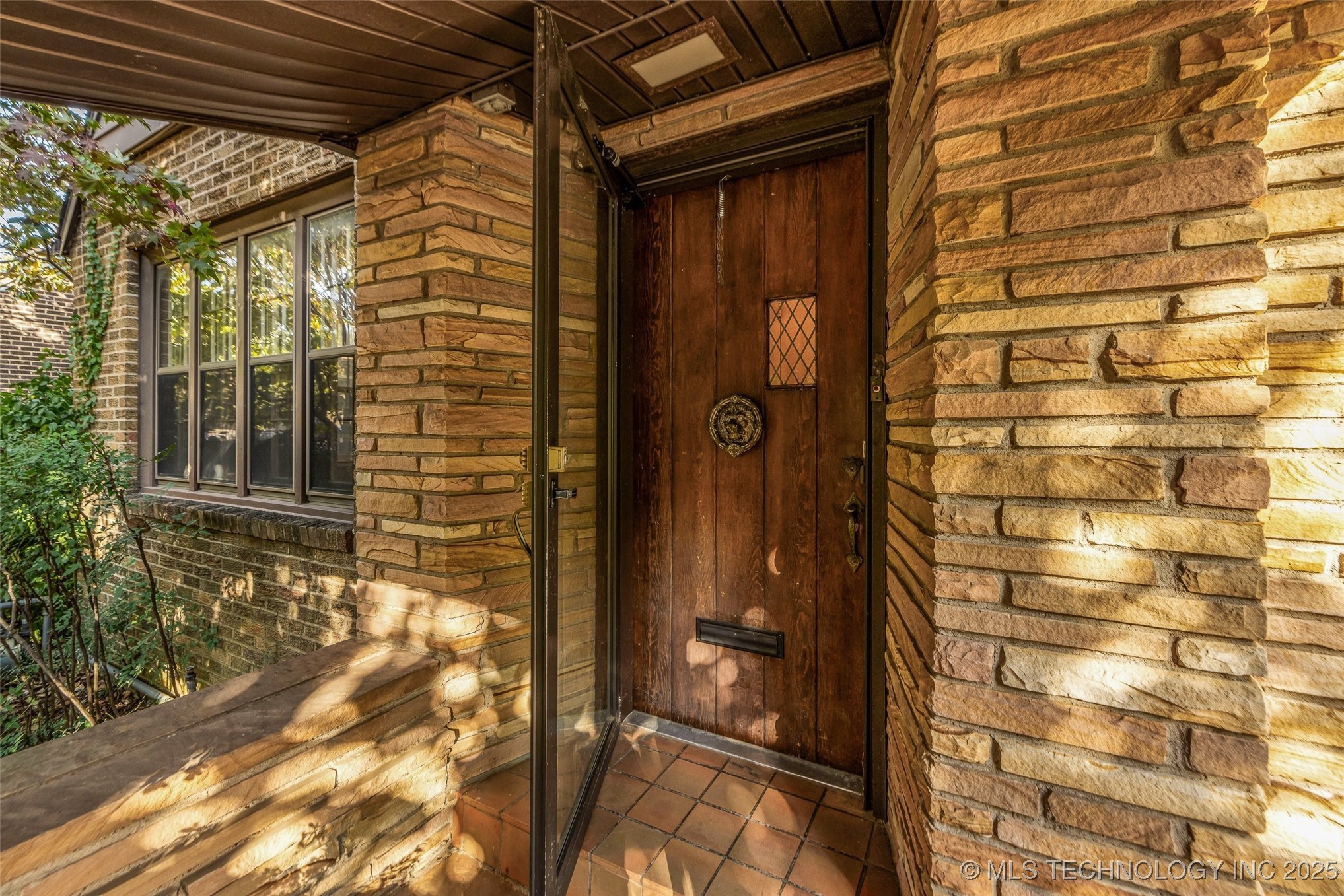 1613 Delaware Avenue