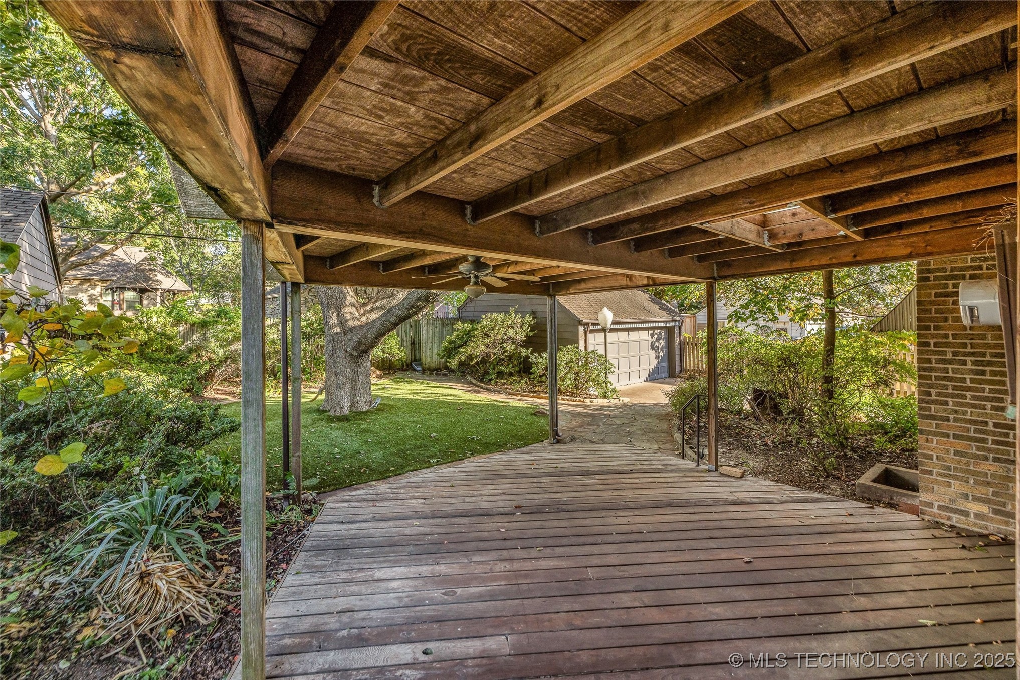 1613 Delaware Avenue