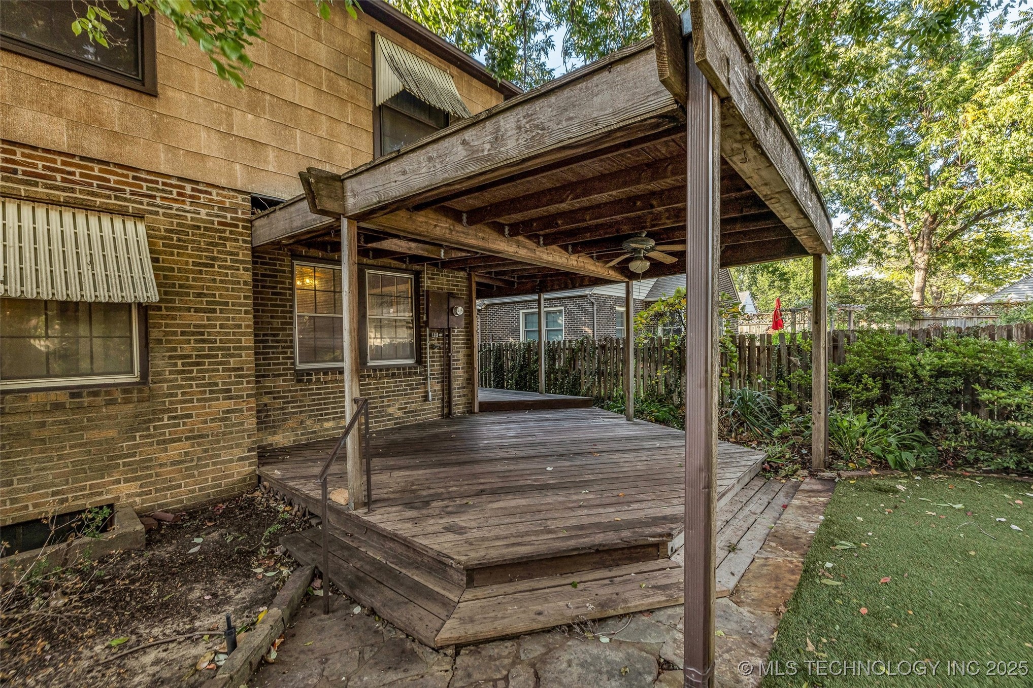 1613 Delaware Avenue