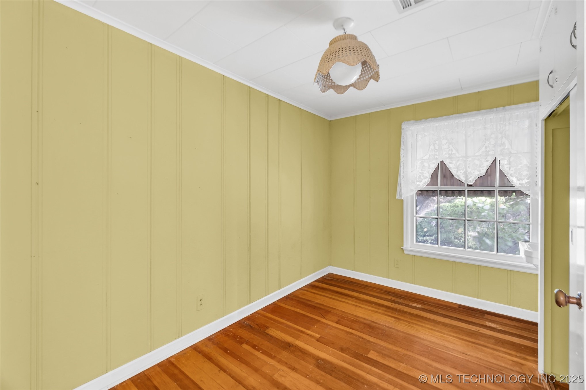 1613 Delaware Avenue