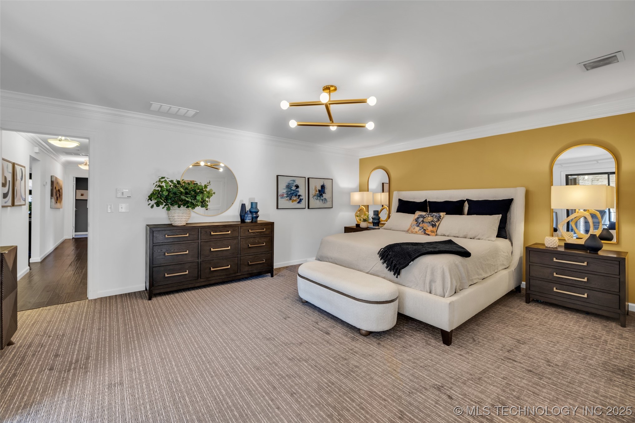 6129 S Knoxville Avenue