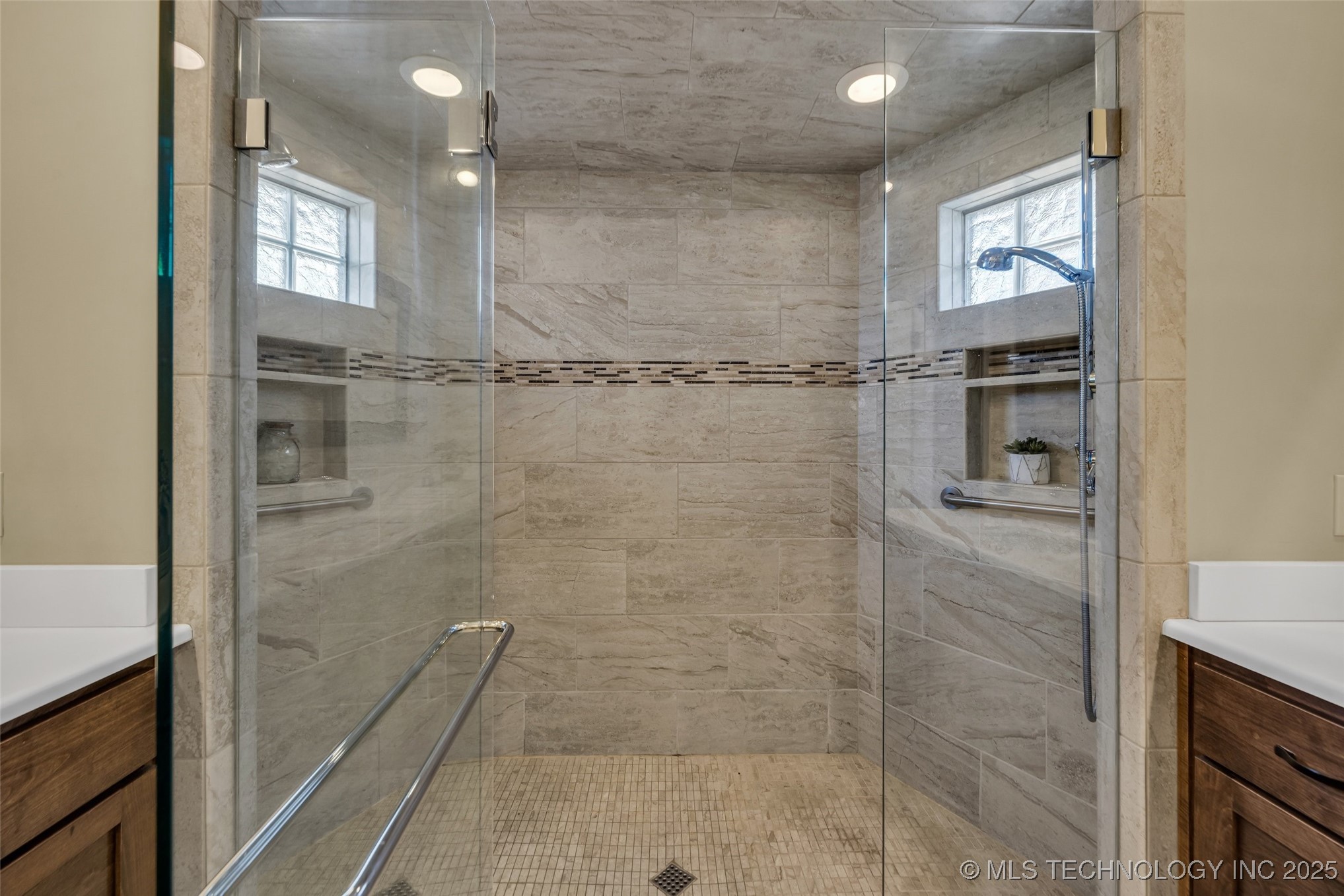 2835 E 47th Street
