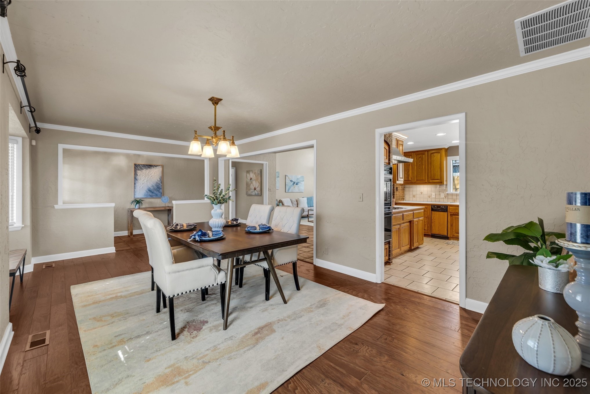 2835 E 47th Street
