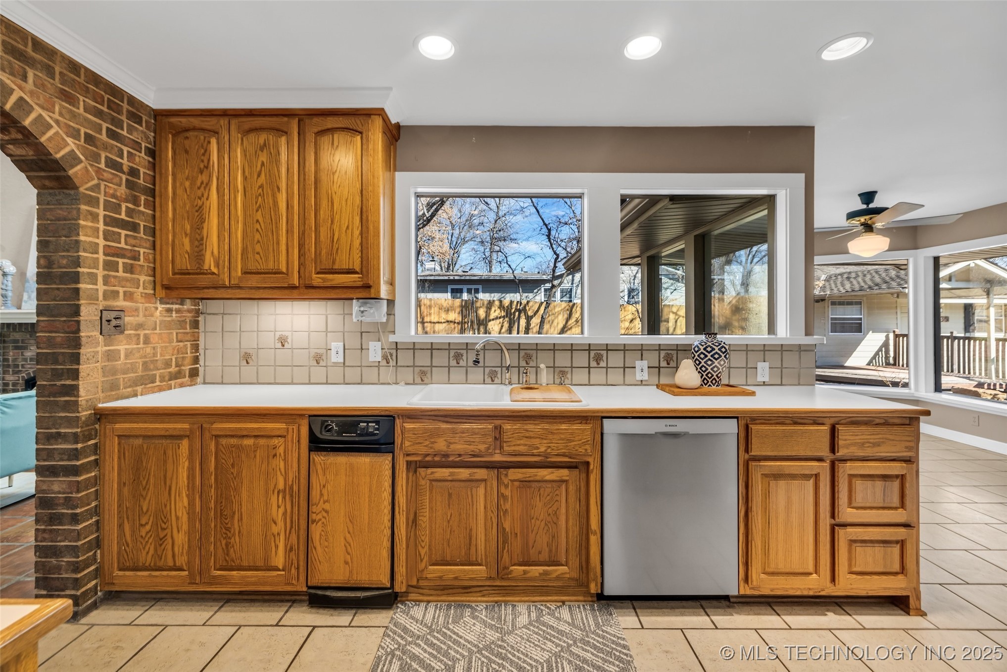 2835 E 47th Street