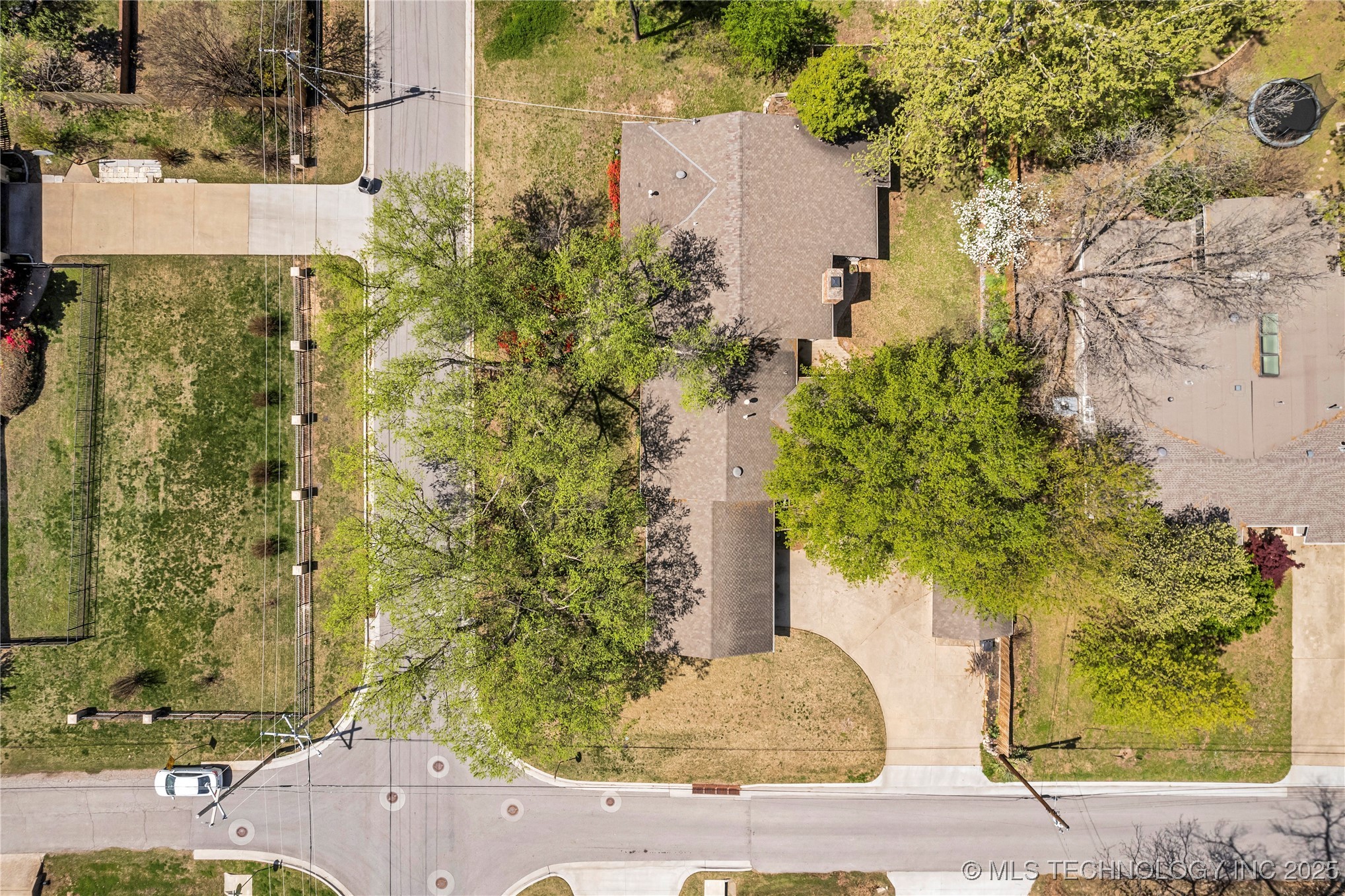 2835 E 47th Street