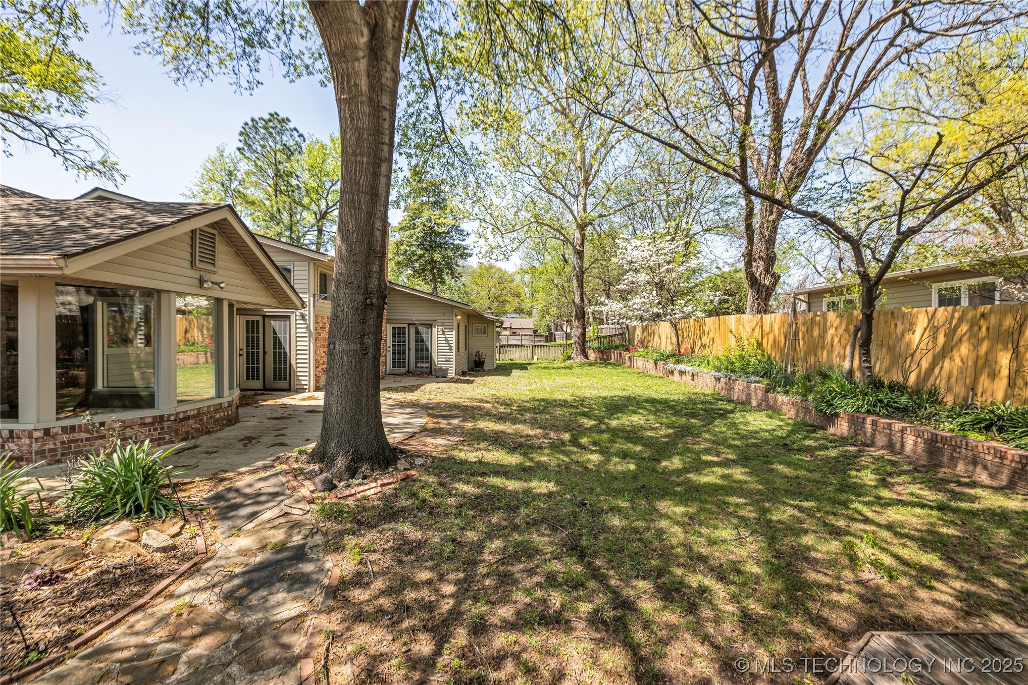 2835 E 47th Street