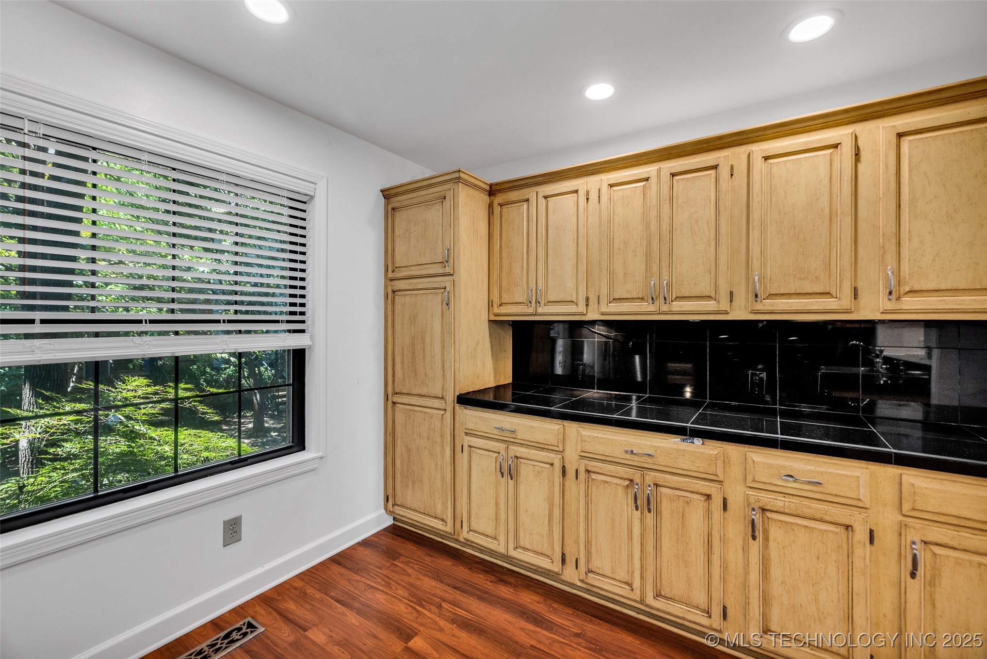 1744 S Cheyenne Avenue 2