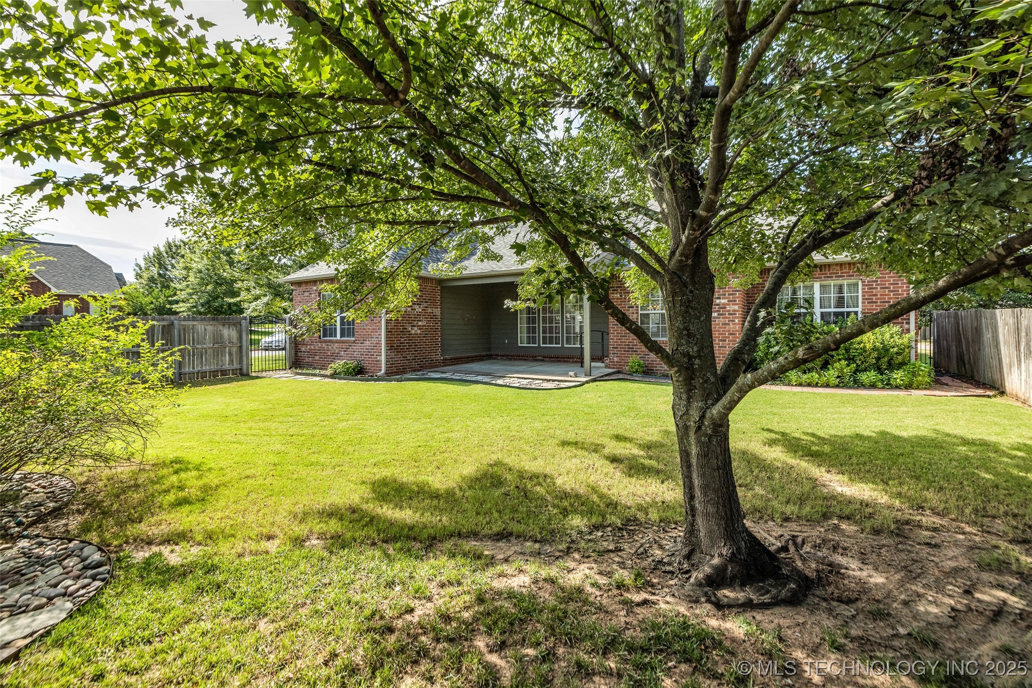9063 E 118th Place