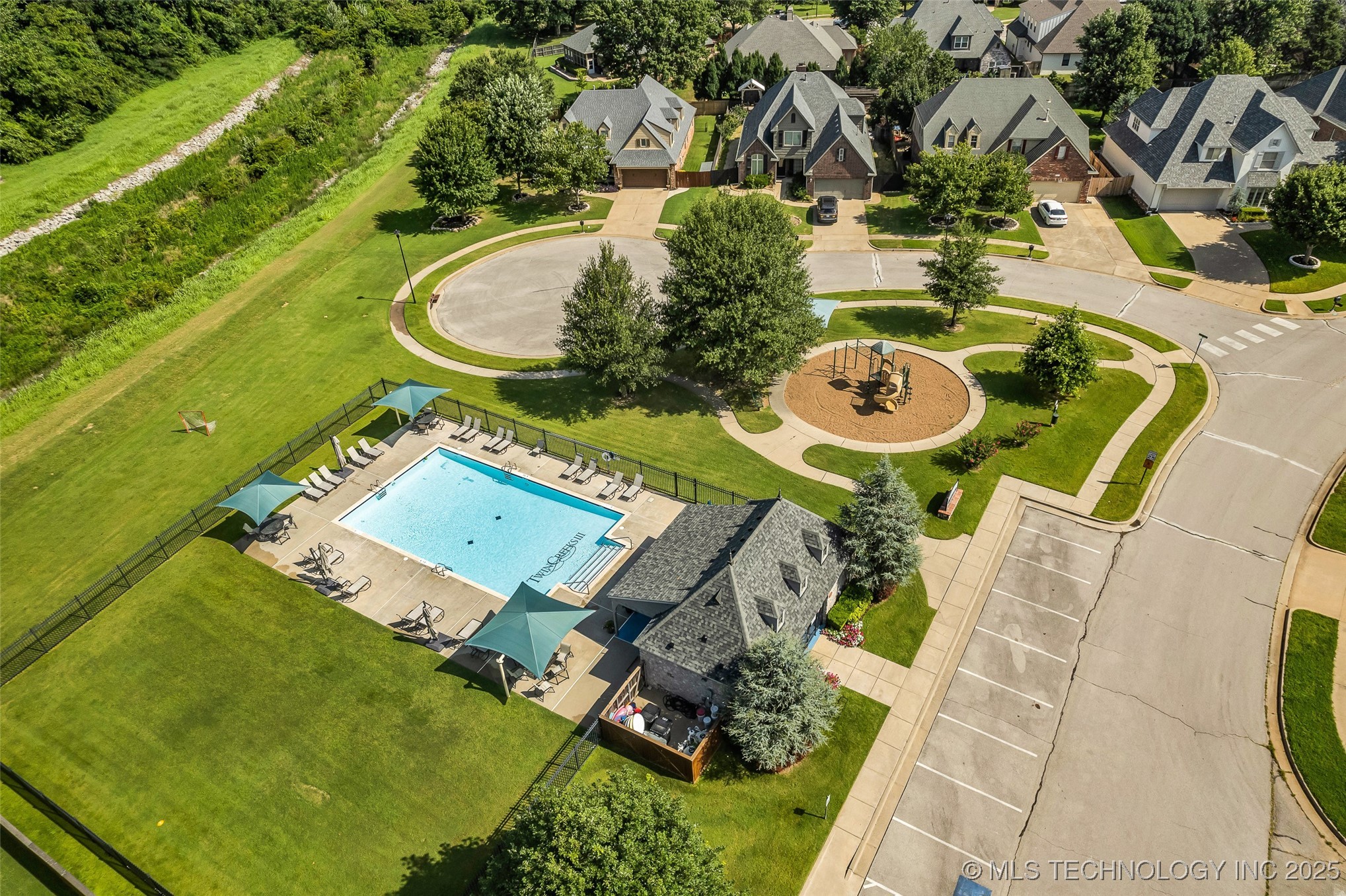 9063 E 118th Place